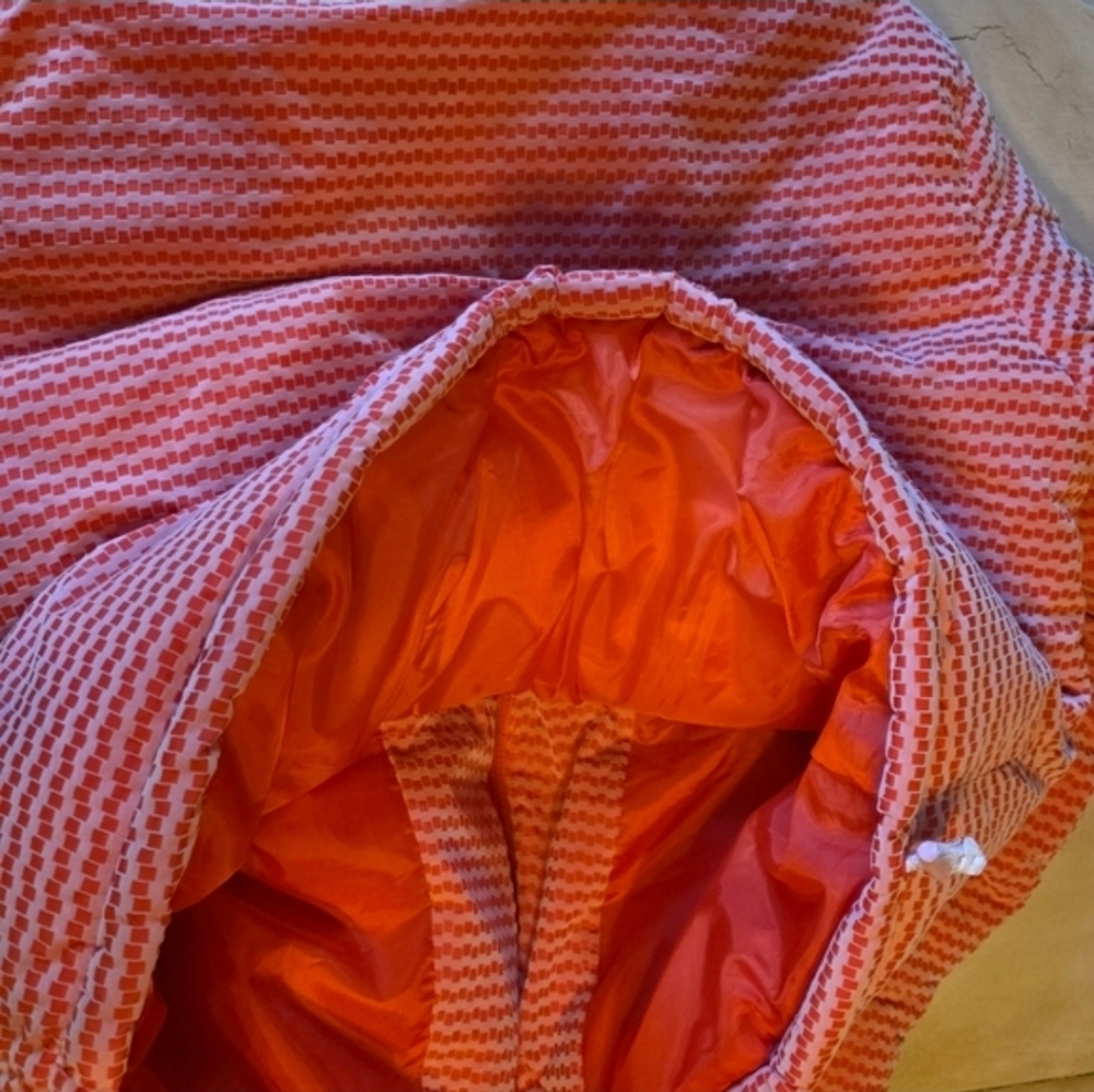 ​NWT Unisex Velvet Checkerboard Puffer - Gender Neutral Style. Men M - Women L - Picture 4 of 14